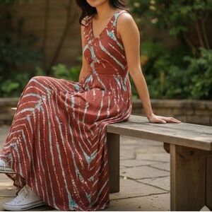 FBY Sleveless Maxi Dress in Mud Savannah Wash
Tie Dye M